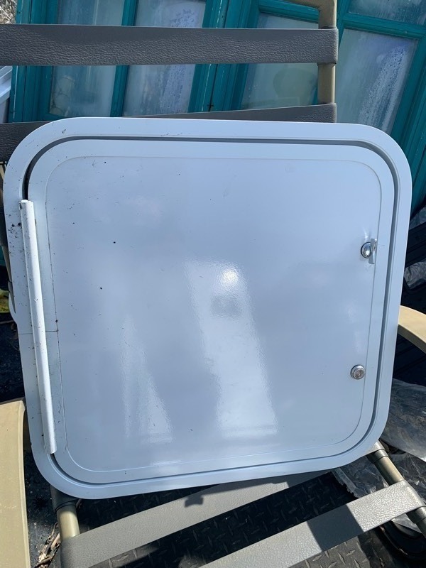 lot 385 image: Small RV Boat Storage Hatch Doors 21x20.5