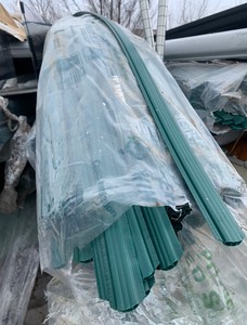 lot 25 image: New Large 82pc Pack of 8ftx2 Extra Privacy Tapered Edge  Winged Slats, Green
