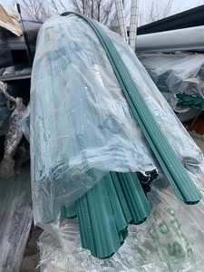 lot 29 image: New Large 82pc Pack of 8ftx2 Extra Privacy Tapered Edge  Winged Slats, Green