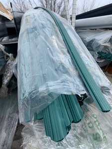 lot 26 image: New Large 82pc Pack of 8ftx2 Extra Privacy Tapered Edge  Winged Slats, Green