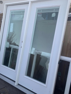 lot 39 image: New Patio Door With Built-In Blinds 70 Inches Wide 82 Inches Tall