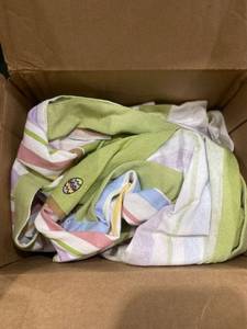 lot 44346 image: MU Kitchen Magnetic Apron and Kitchen Towel Set Easter,