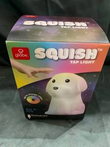 lot 44360 image: GLOBE SQUISH TAP LIGHT ROY JR DOG