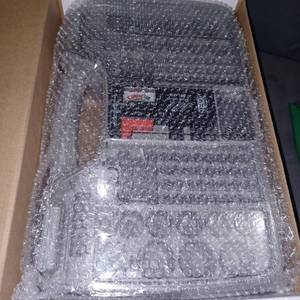 lot 44394 image: BATTERY ORGANIZER STORAGE CASE, SLIVER