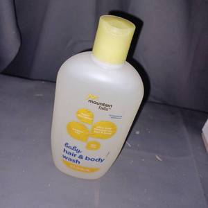 lot 44414 image: 2 x Mountain Falls Tear-Free Baby Hair & Body Wash 15oz
