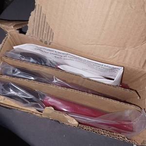 lot 44429 image: KITCHEN AID 3PC PEELER SET, RED