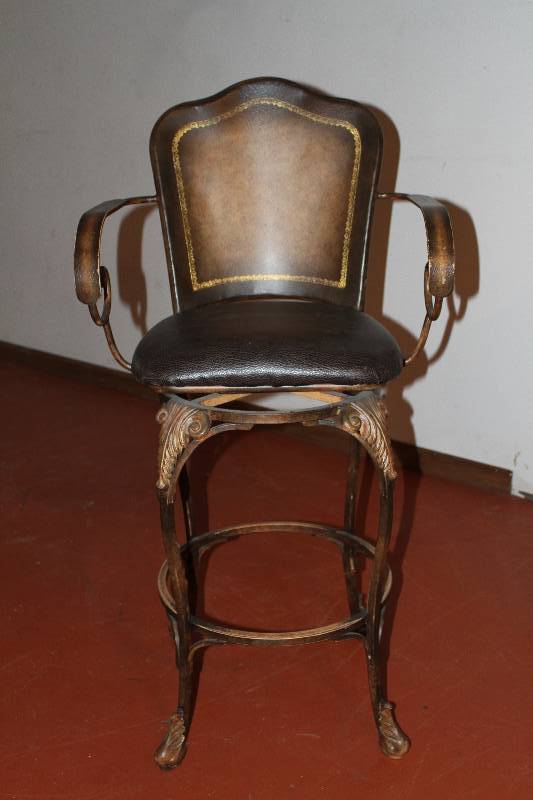 lot 5 image: Very nice Metal & Leather Bar height Bar Stools X 4