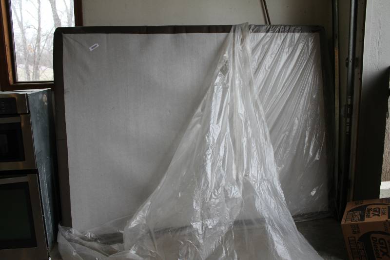 lot 16 image: Full Size Legit & Pratt Electric Patform Adjustable Bed Frame