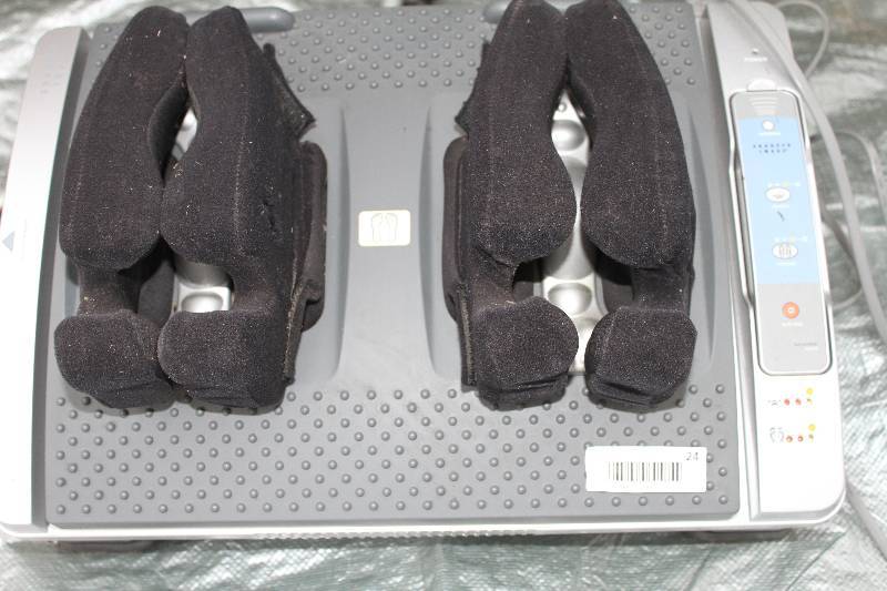 lot 23 image: Sharper Image- Foot Soother Elite HT-915