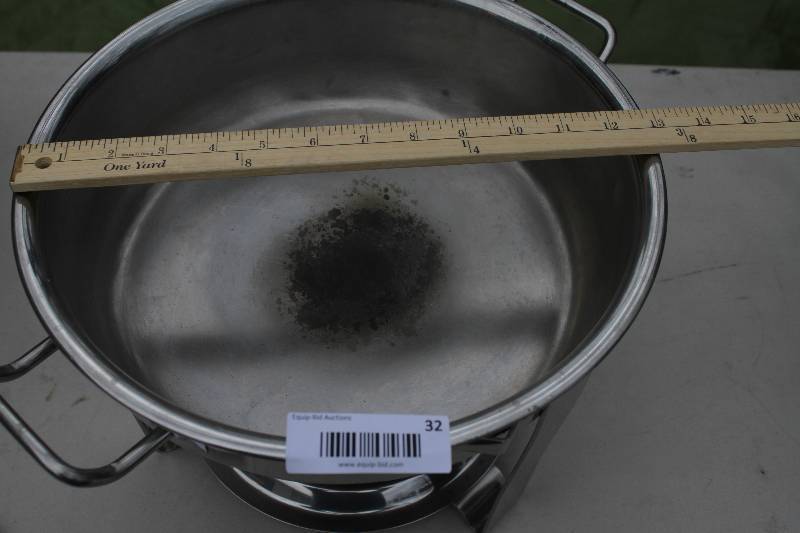 lot 31 image: Catering Chafing Dish with fuel