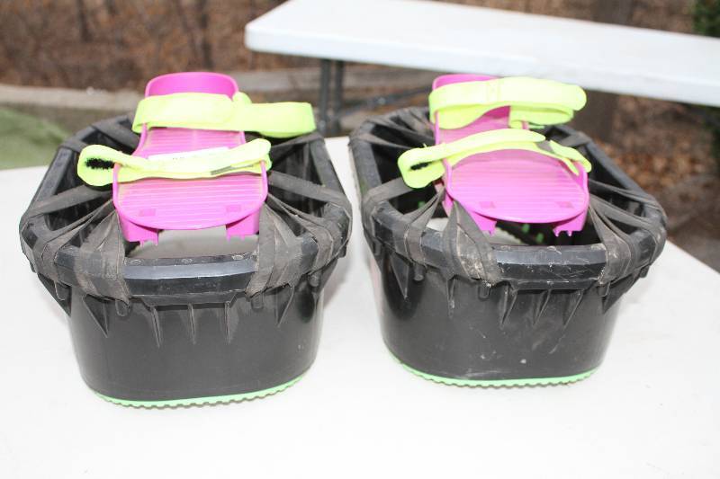 lot 32 image: Moon Shoes- Original- no box