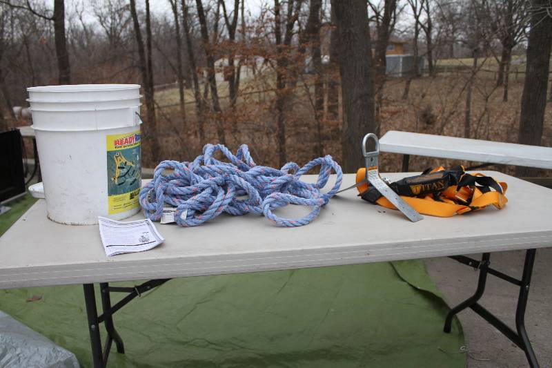 lot 33 image: Ready Roofer- Fall Protection Kit - Complete BKFK50