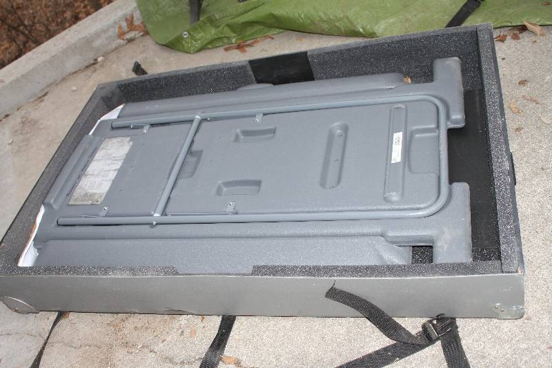lot 37 image: Norton Trade show Display -Huge Easel in heavy case-