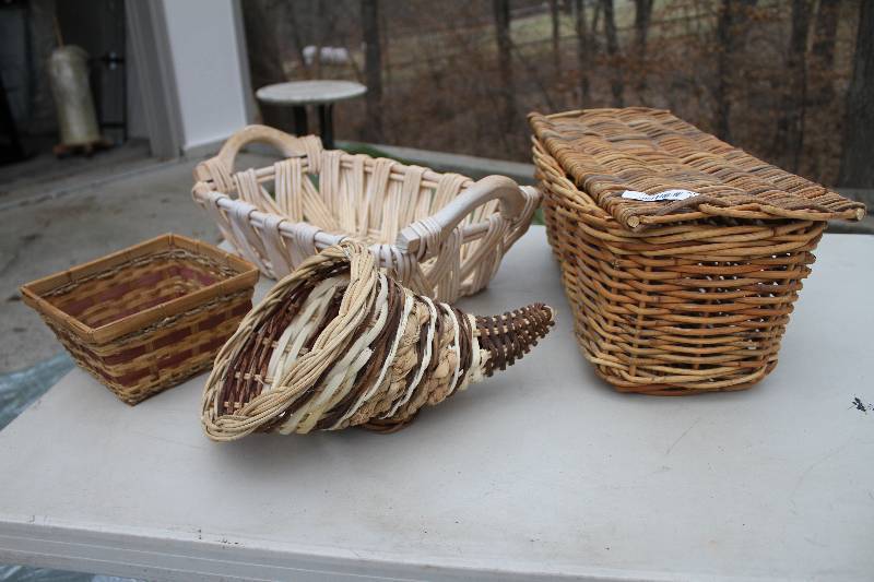 lot 39 image: Various Baskets