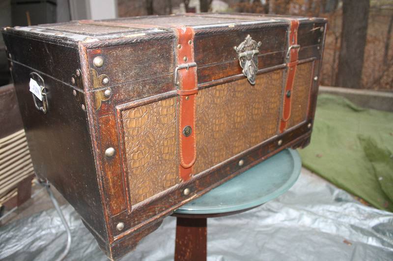 lot 45 image: Faux Box Speaker Cover