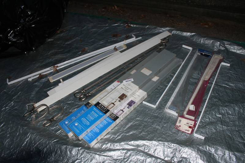 lot 62 image: Various Curtain Rods and Mini Blinds