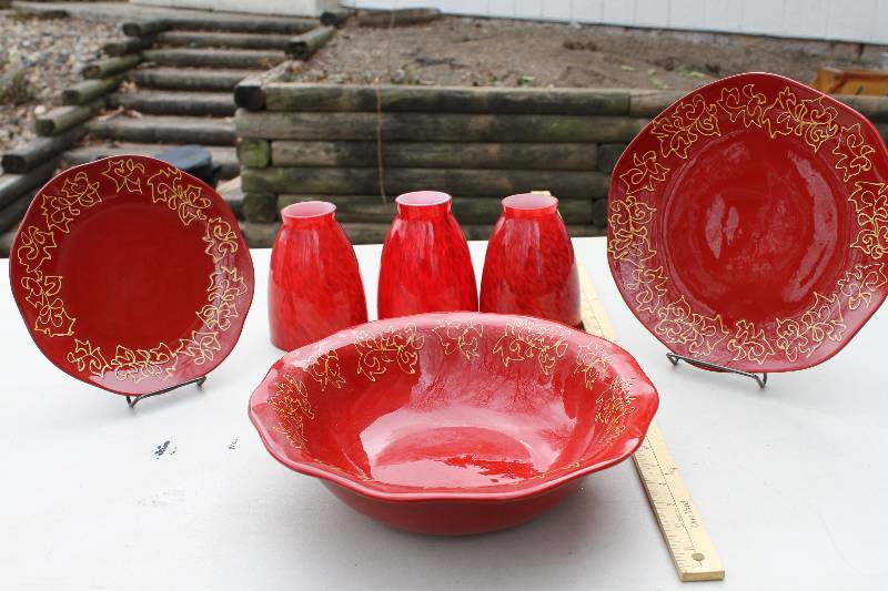 lot 65 image: Red and Gold Decorator Plates, Holders & 3 shades