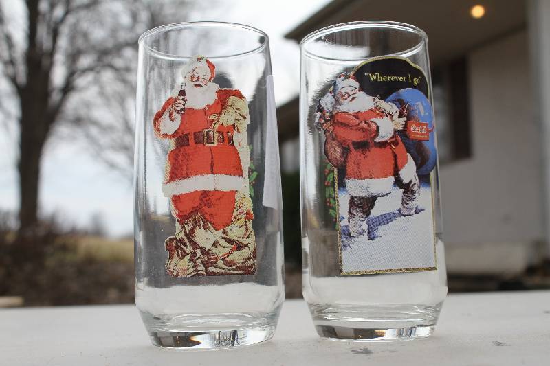 lot 78 image: Vintage Christmas Coke Glasses- X8