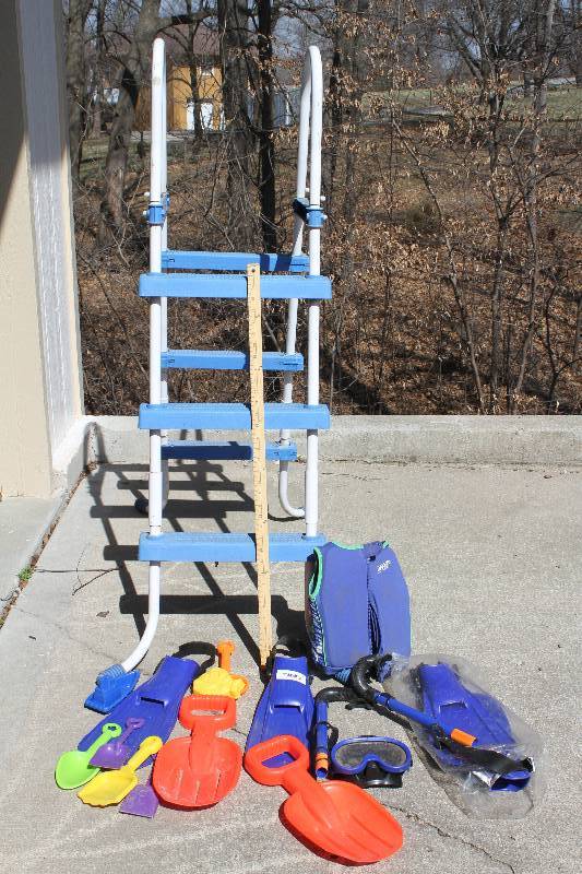 lot 95 image: Pool Ladder and Beach stuff- over 20 pieces