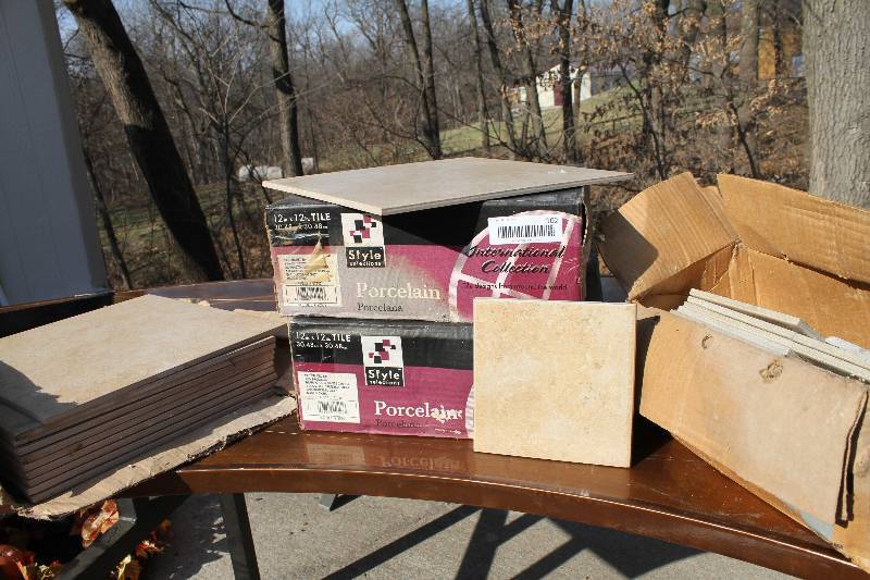 lot 100 image: Porcelain Floor tile- 2 sizes