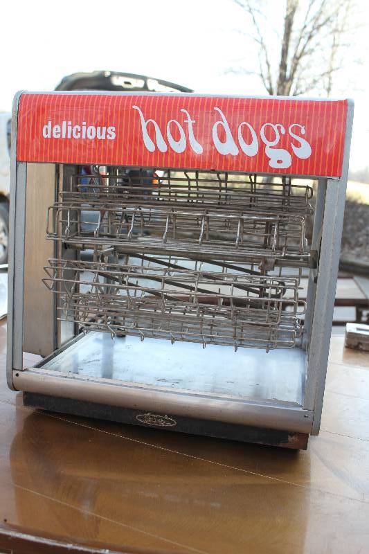 lot 101 image: Star Commercial Countertop Hotdog Machine