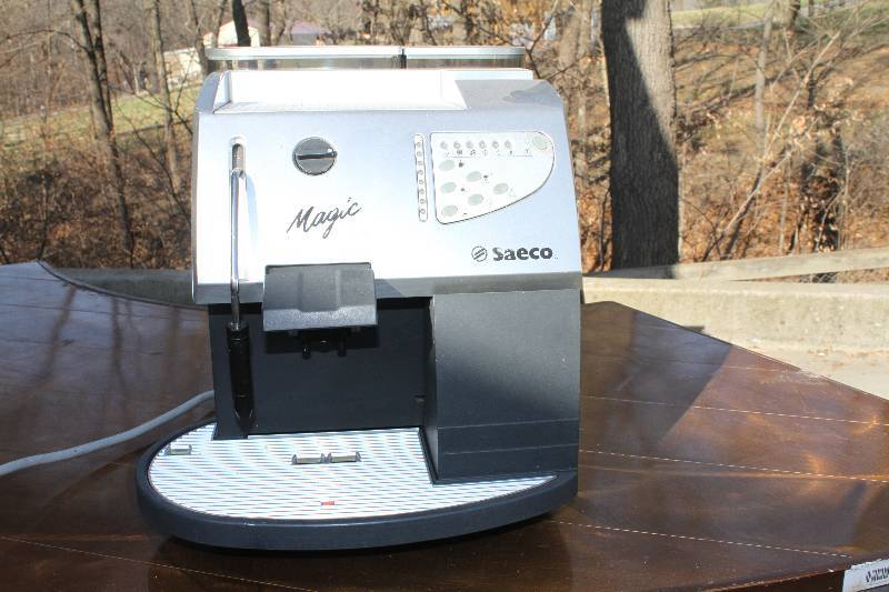 lot 17 image: Saeco Magic Deluxe Commercial Expresso Machine