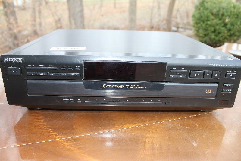 lot 116 image: Sony CDP-C2802 5 Disk CD Changer