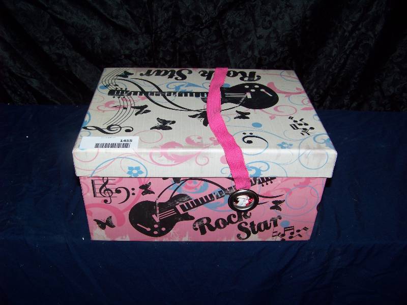 lot 1455 image: Lot of Hair Items