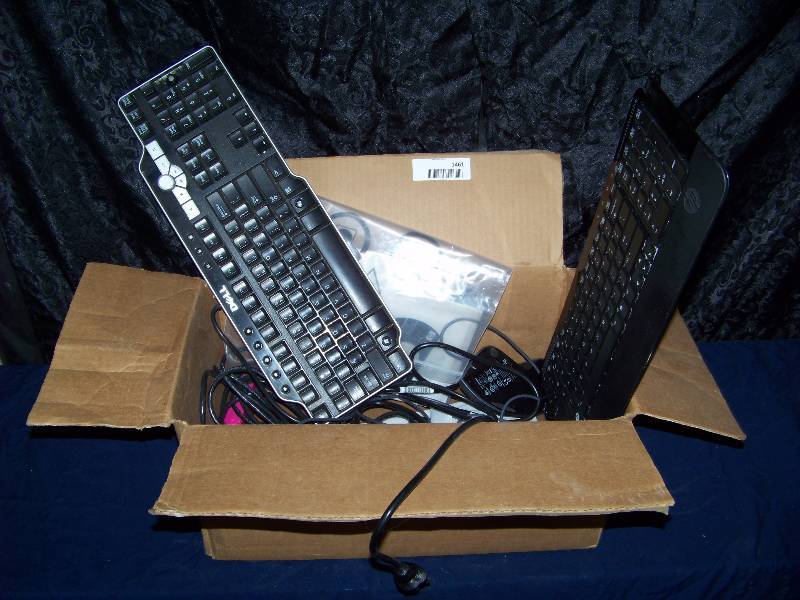 lot 1461 image: Box Of Electrical Items