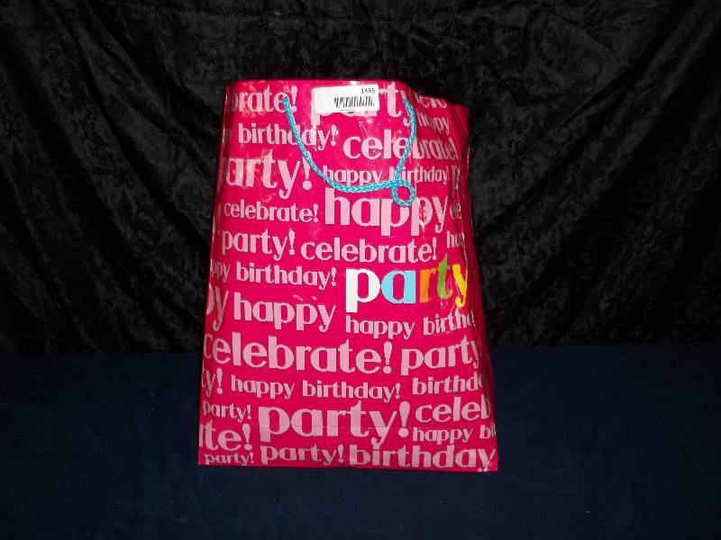 lot 1465 image: Bag of Bags