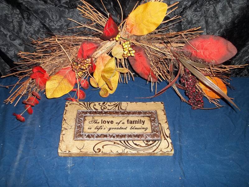 lot 1478 image: Lot of Home Dcor