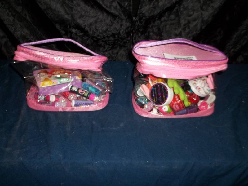 lot 1484 image: Lot of Girls Stuff