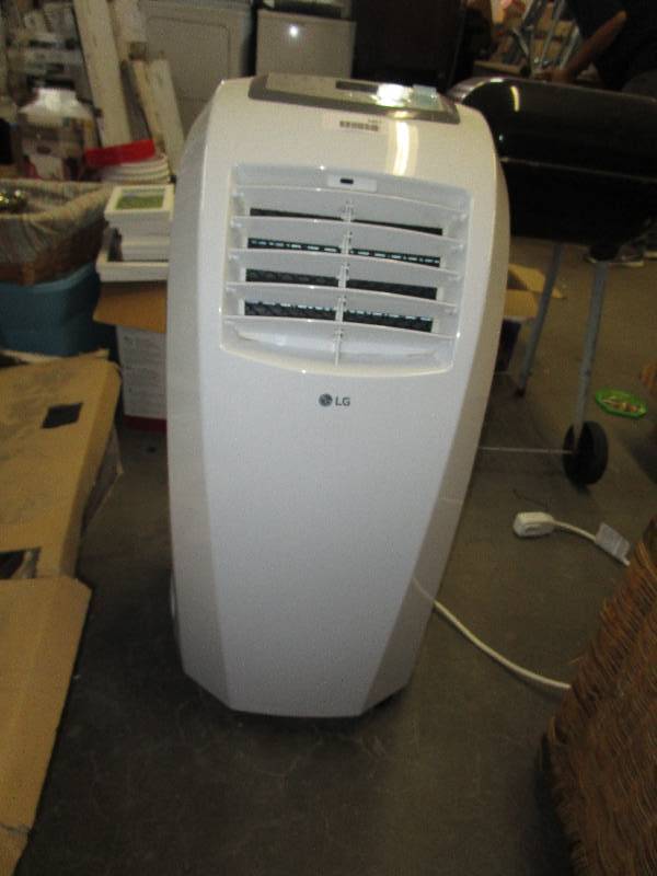 lot 1467 image: Portable AC