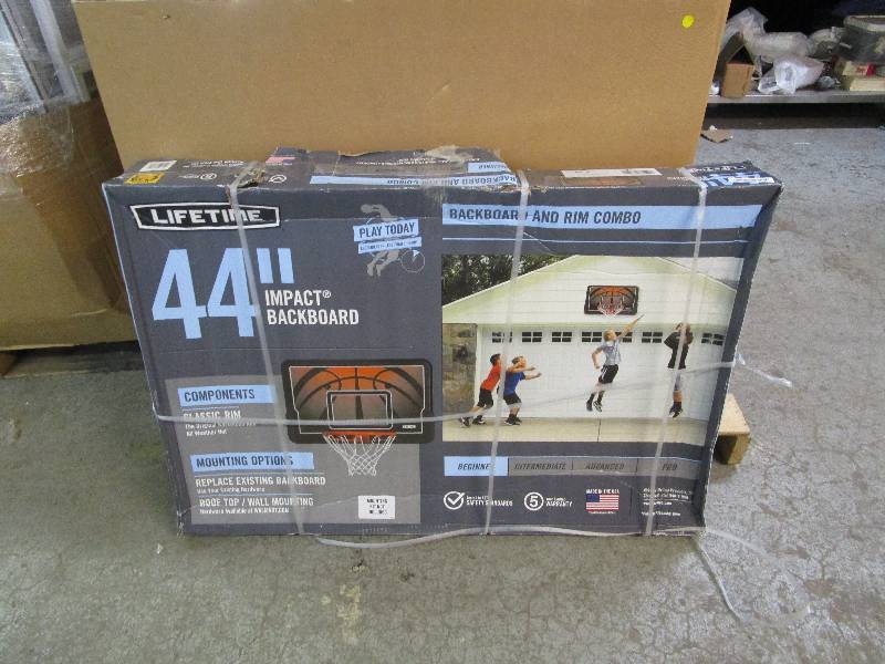 lot 711 image: Backboard 44