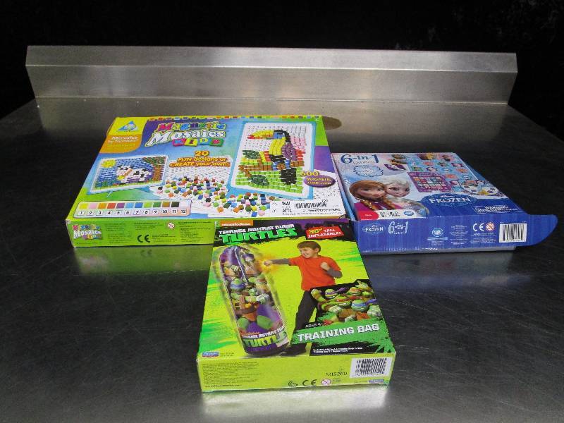 lot 720 image: Lot of Kids Items