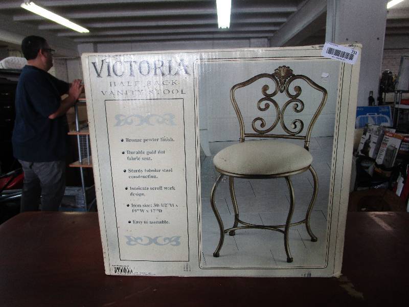 lot 731 image: Vanity Stool