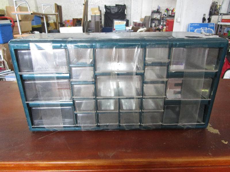 lot 732 image: Bolt BinCubby
