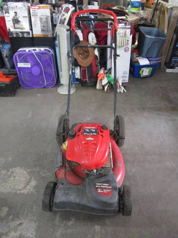 lot 737 image: Lawnmower