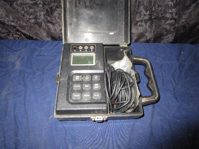 lot 751 image: Digital Thermometer