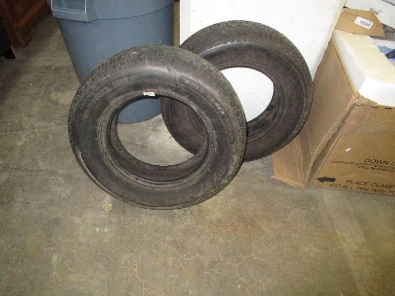 lot 758 image: Pair of Tires 185-70-13