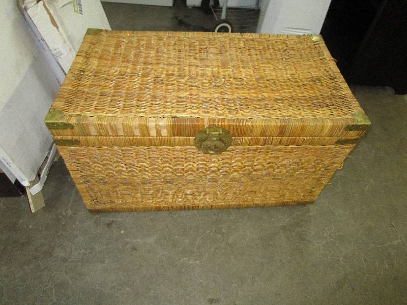 lot 762 image: Wicker Basket