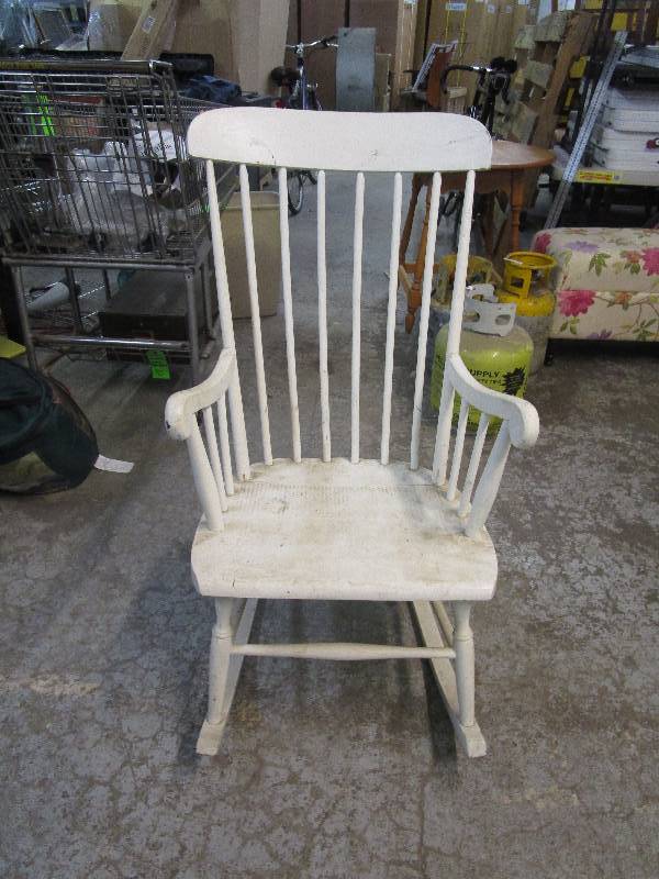 lot 777 image: Rocking Chair
