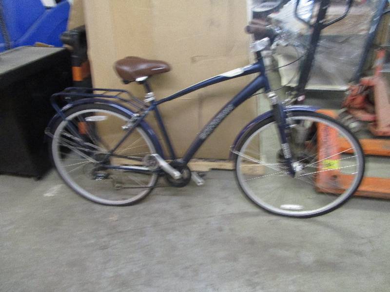 lot 779 image: Schwinn Bike