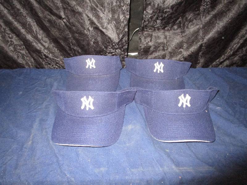 lot 793 image: Lot of Yankees Hats