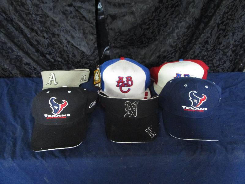 lot 794 image: Lot of Ball Caps