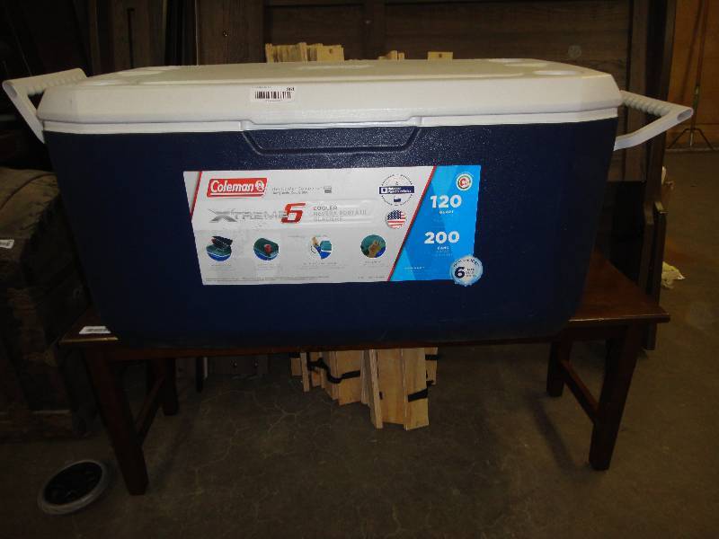 lot 861 image: Large Cooler