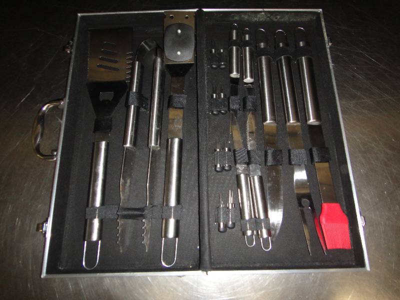 lot 871 image: BBQ Set