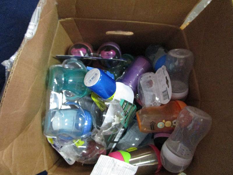 lot 852 image: Huge Lot of Sippy Cups