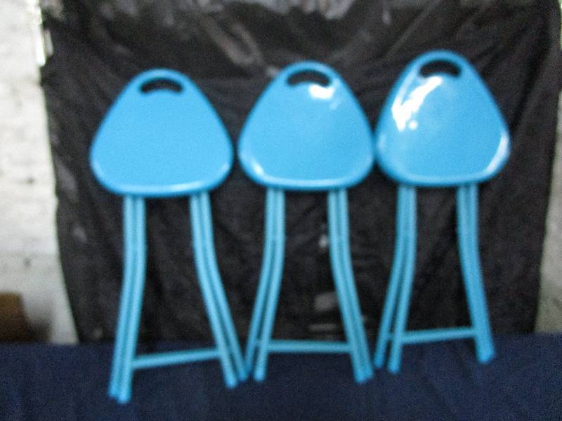 lot 892 image: Lot of Folding Bar Stools