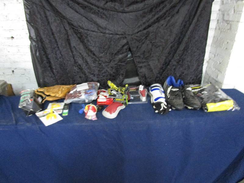 lot 893 image: Lot of Sports Gear